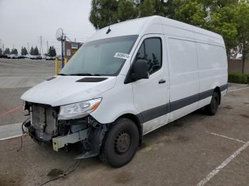  Salvage Mercedes-Benz Sprinter