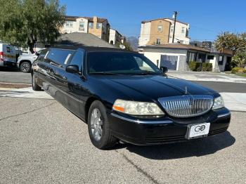  Salvage Lincoln Towncar