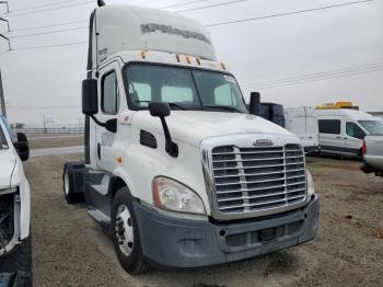  Salvage Freightliner Cascadia 1