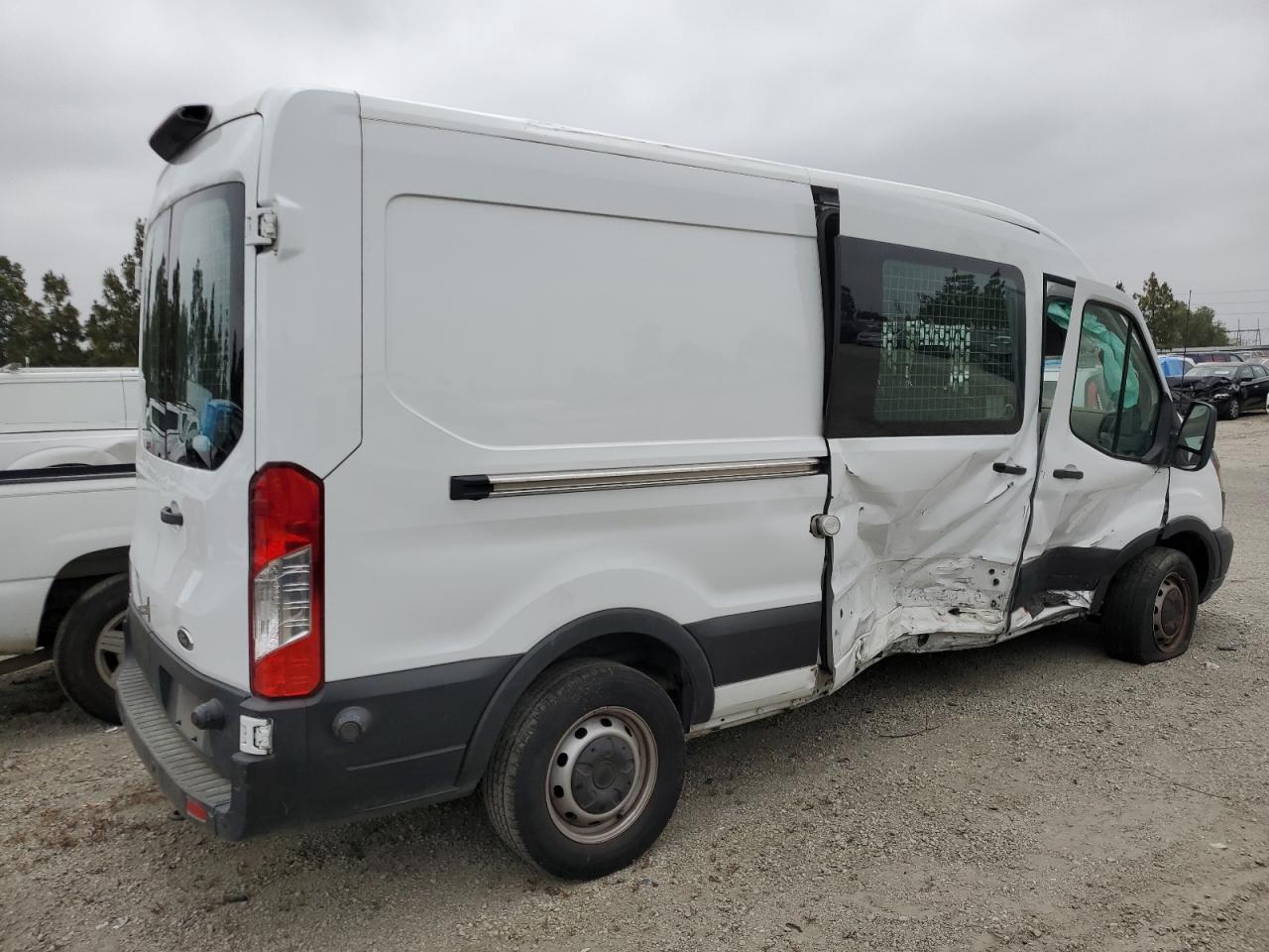 Ford Transit T-250 Image 6