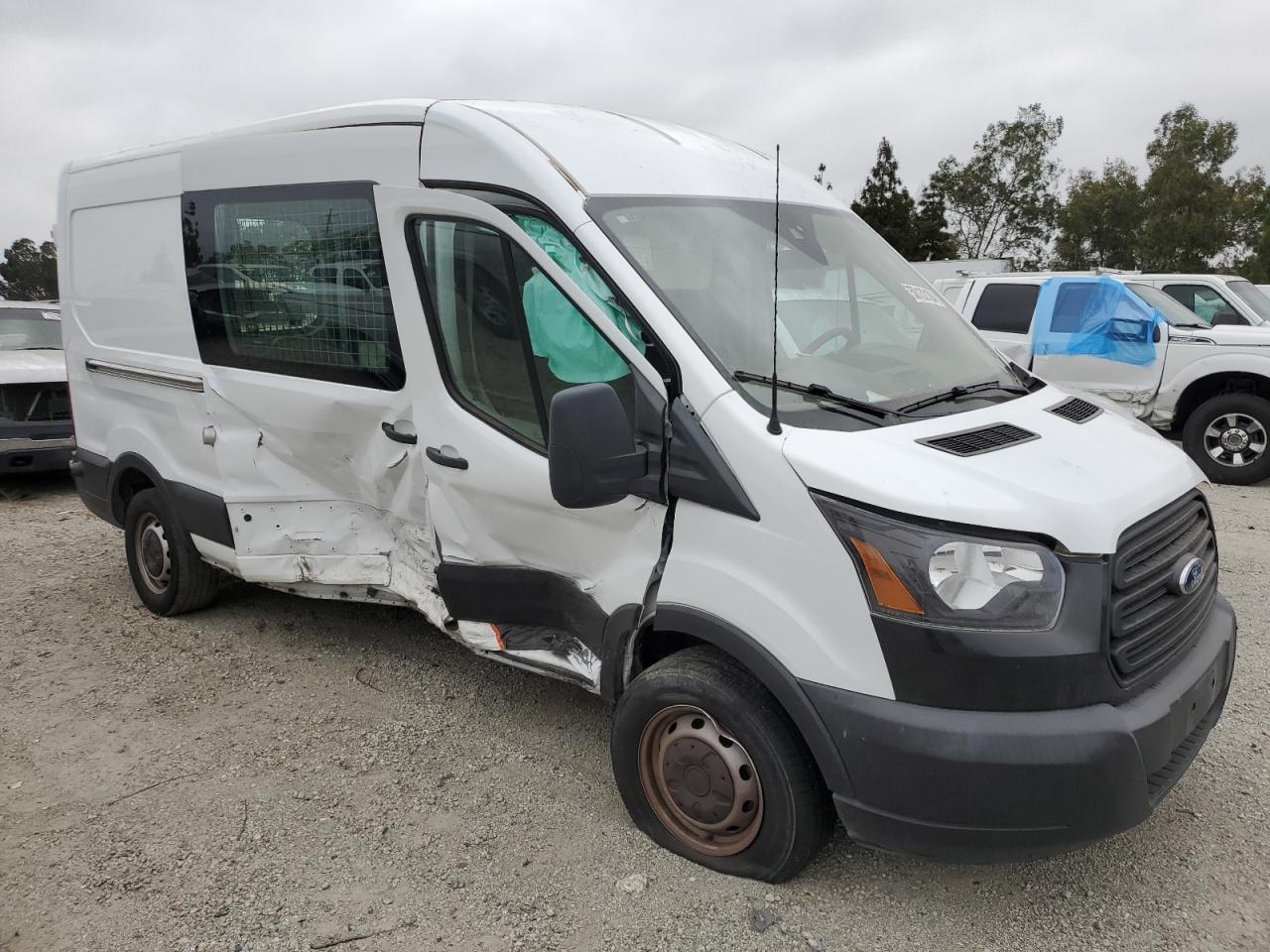 Ford Transit T-250 Image 5