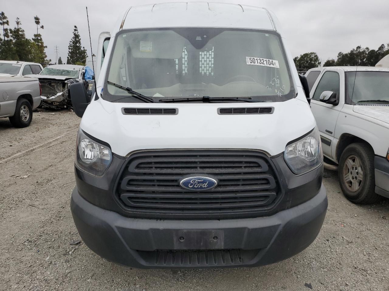 Ford Transit T-250 Image 7