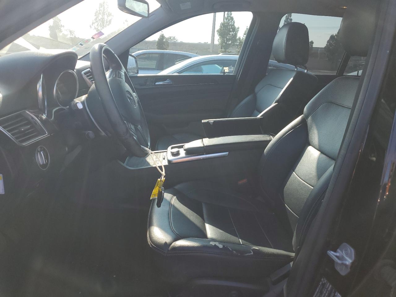 Mercedes-Benz M-Class 350 Image 8