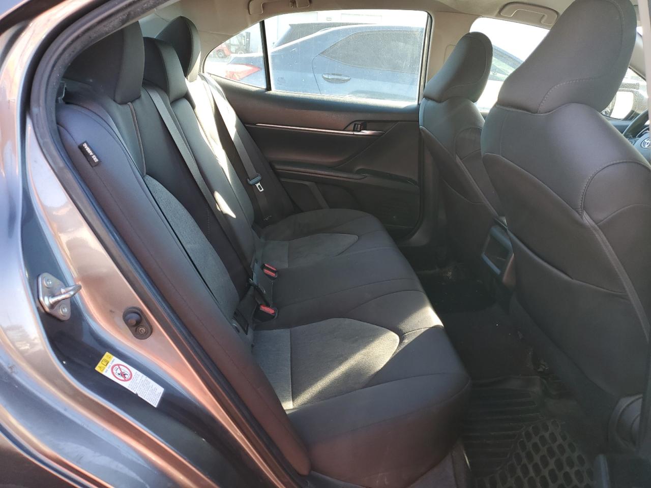 Toyota Camry L Image 7