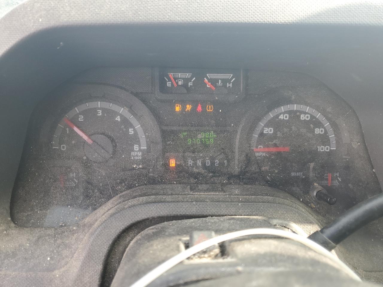 Ford Econoline E250 Van Image 8