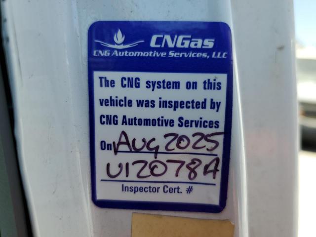 Ford Econoline E250 Van Image 2