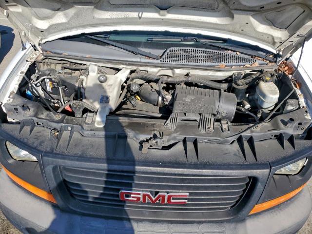 GMC Savana G1500 Image 10