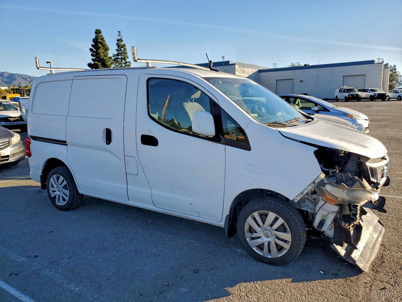 Nissan Nv 2.5s Image 12