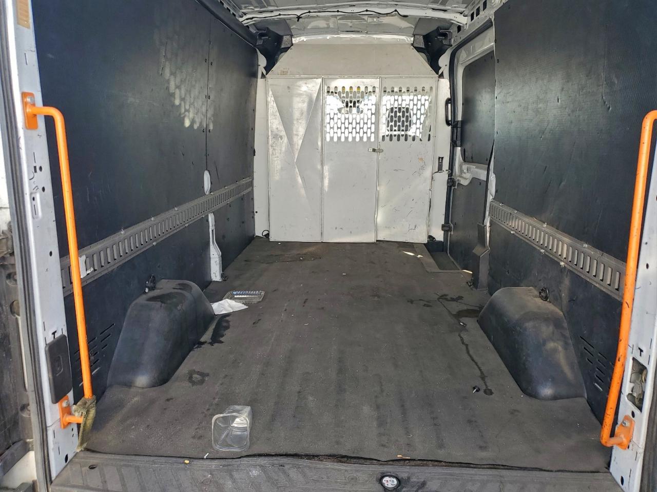 Ford Transit T-150 Image 2