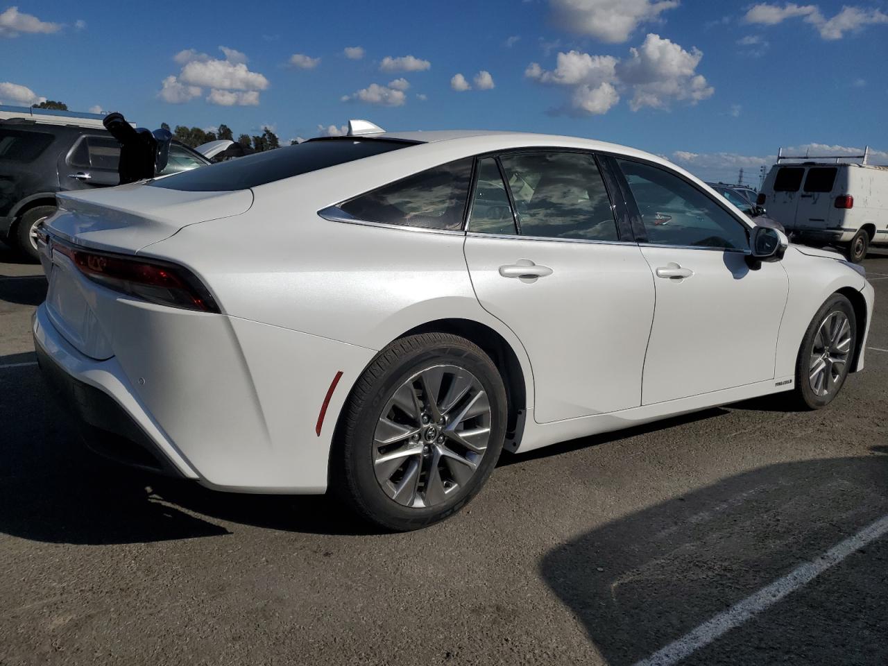 Toyota Mirai Xle Image 12