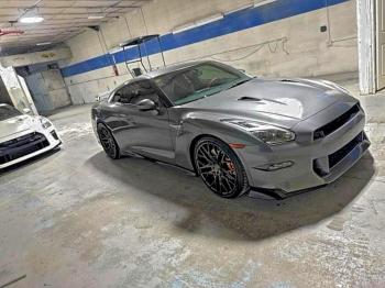  Salvage Nissan Gtr