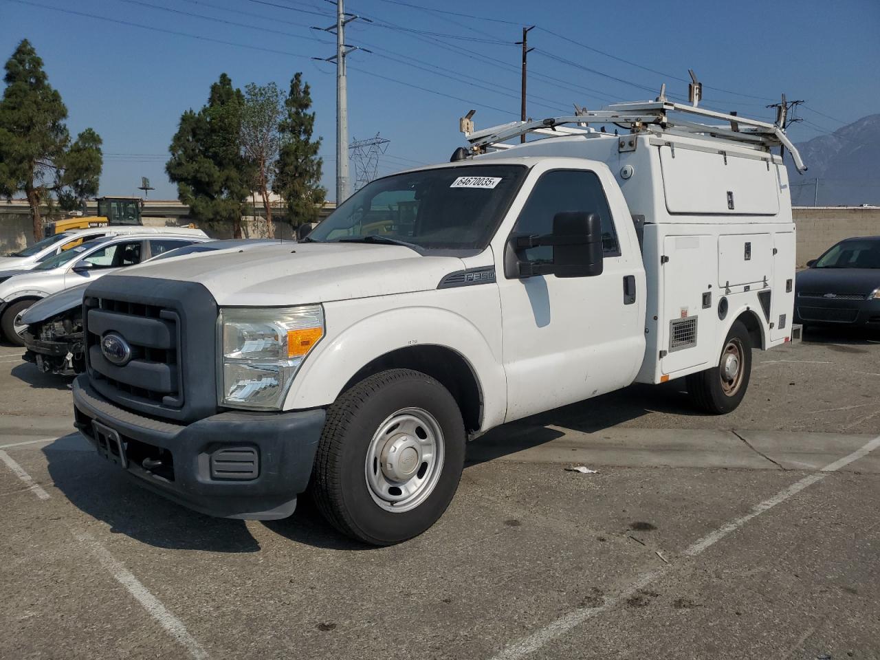 Ford F-350 Super Duty Image 1