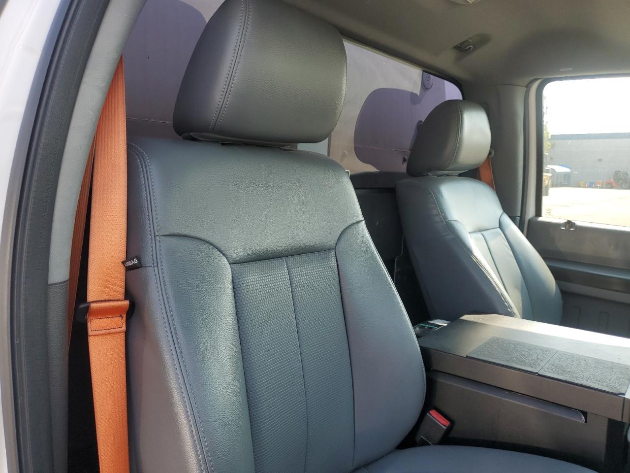 Ford F-350 Super Duty Image 8