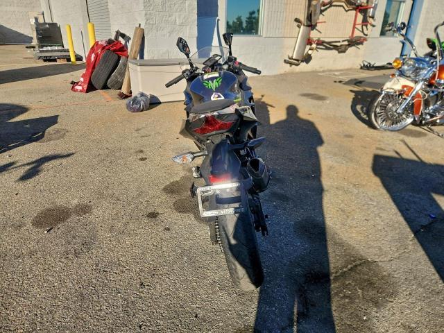 Kawasaki Ex400 Image 3