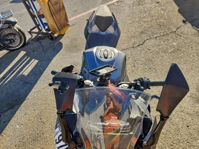 Kawasaki Ex400 Image 9