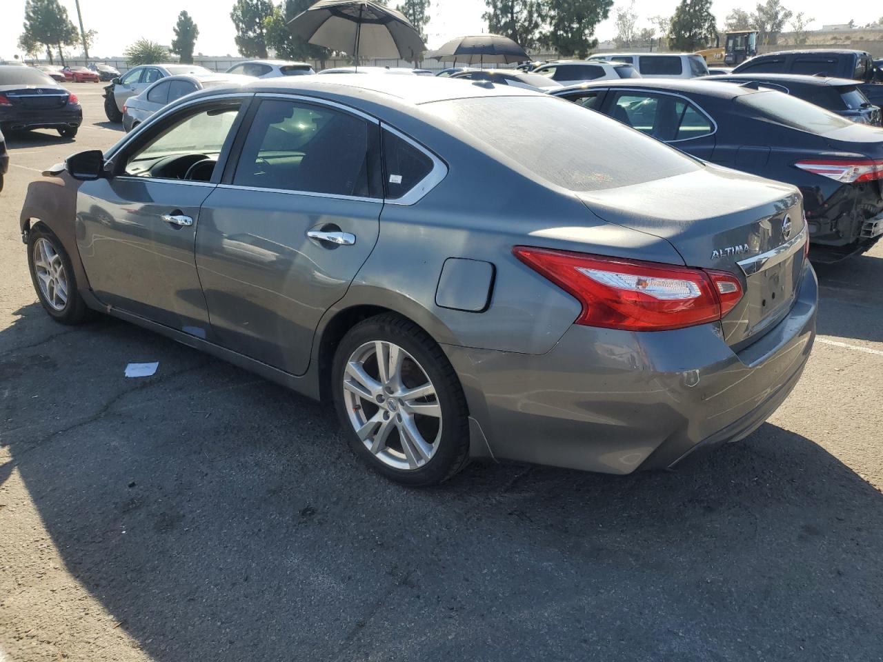 Nissan Altima 3.5sl Image 2