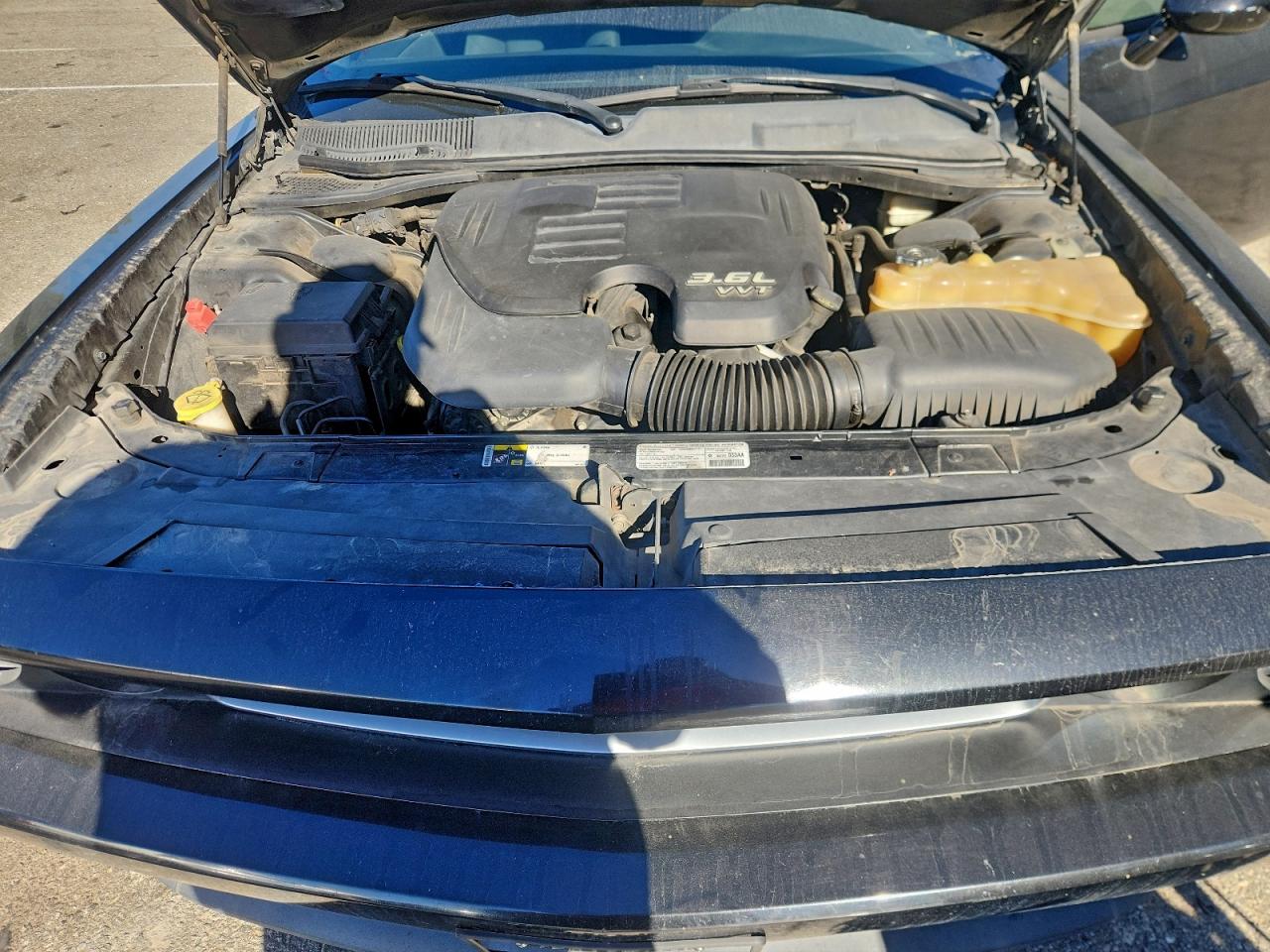 Dodge Challenger Sxt Image 8