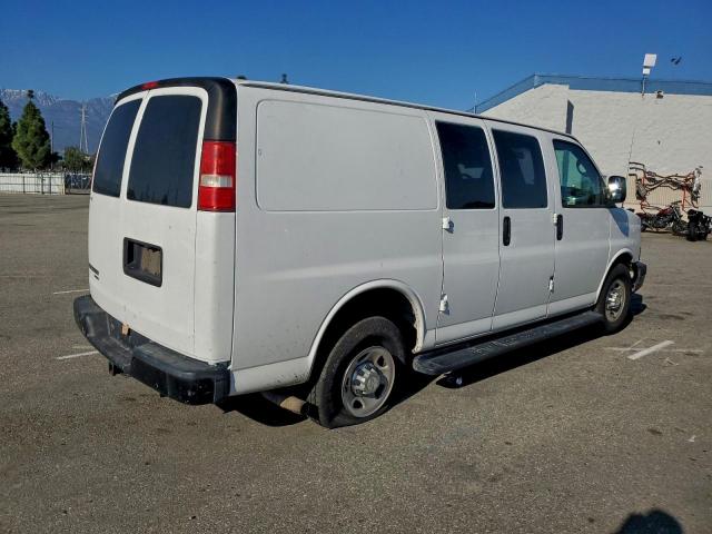 Chevrolet Express Image 4