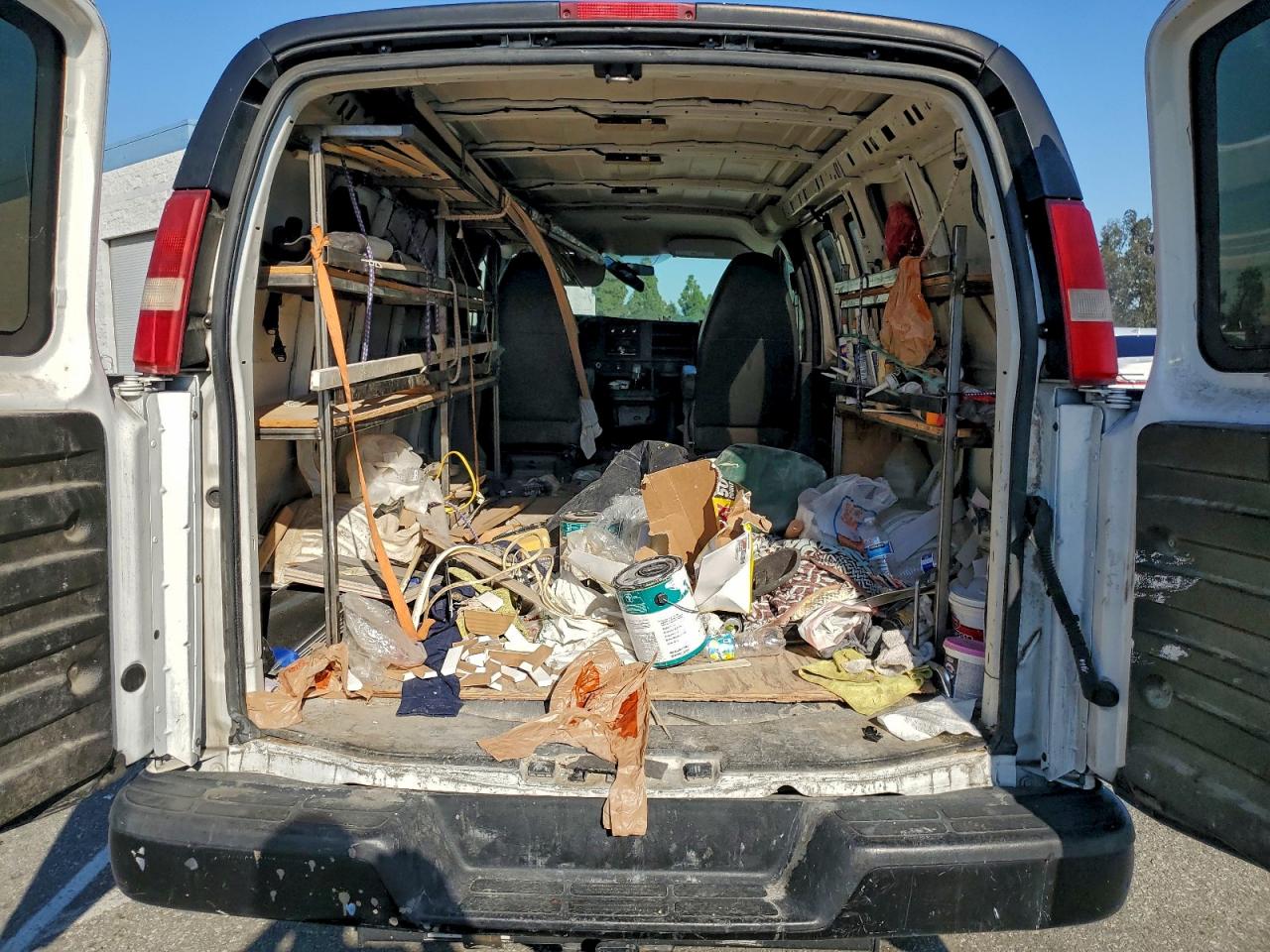 Chevrolet Express Image 10