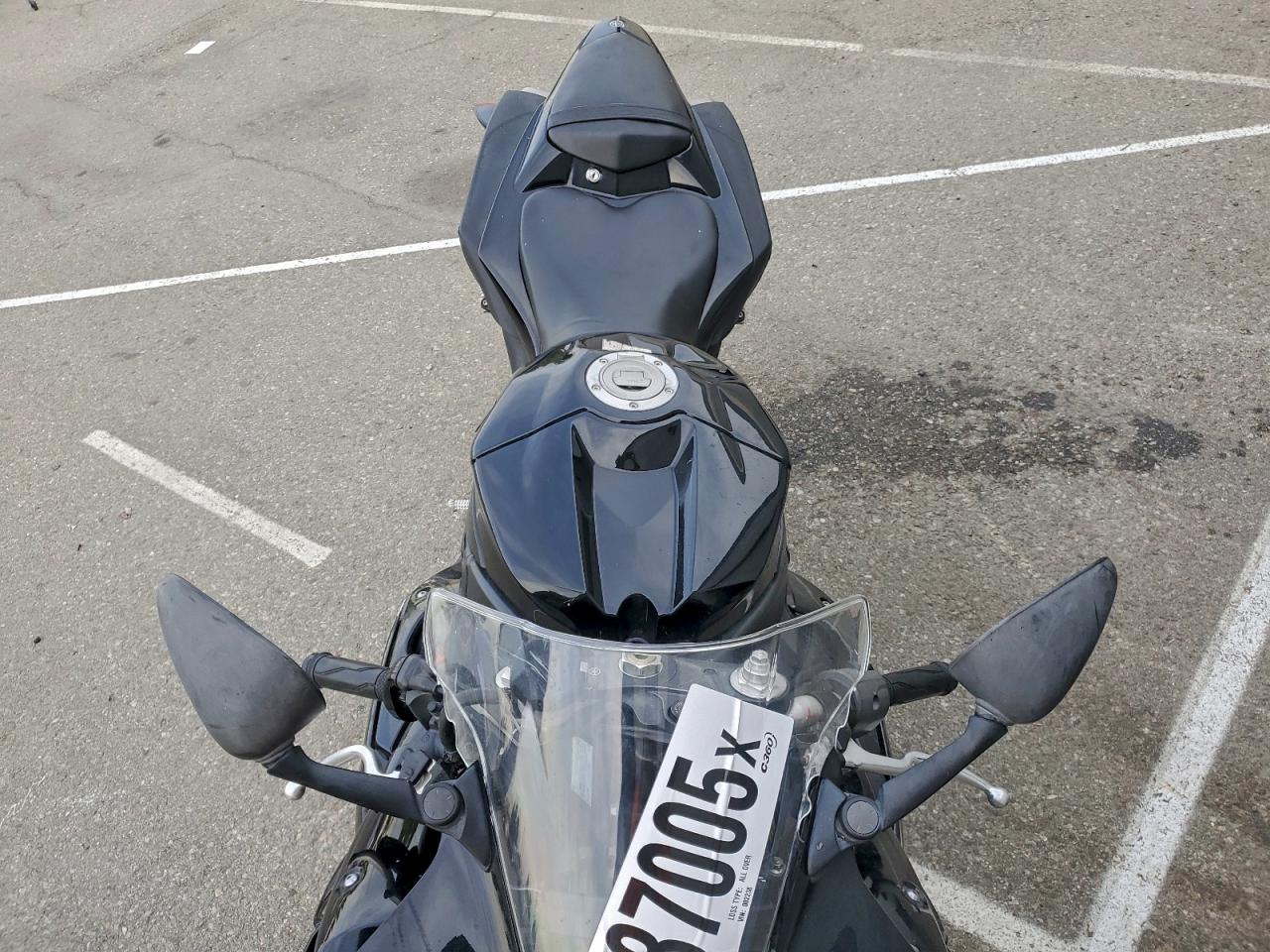 Yamaha Yzf1000 C Image 8