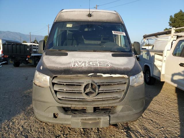 Mercedes-Benz Sprinter 2500/3500 Image 6