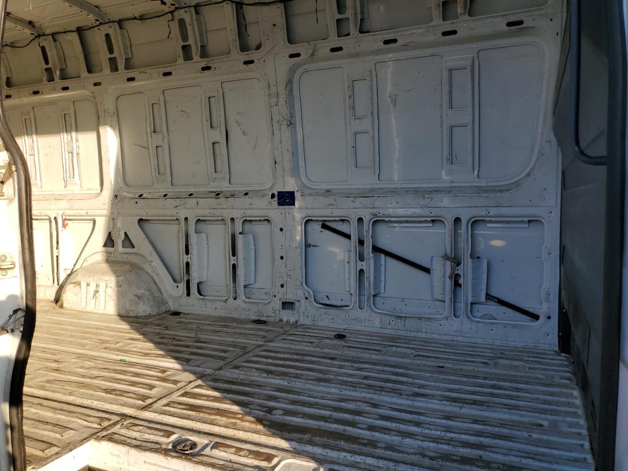 Mercedes-Benz Sprinter 2500/3500 Image 11