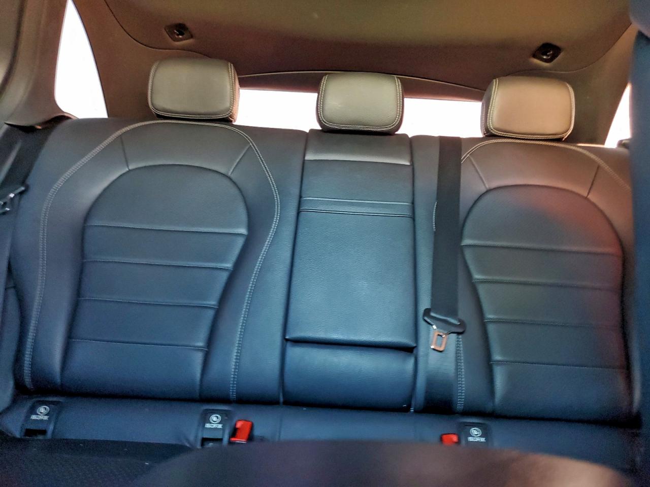 Mercedes-Benz GLC 300 Image 4