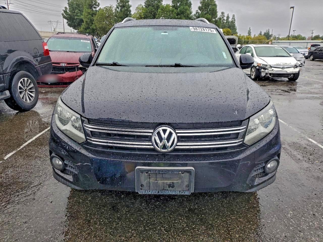 Volkswagen Tiguan S Image 5