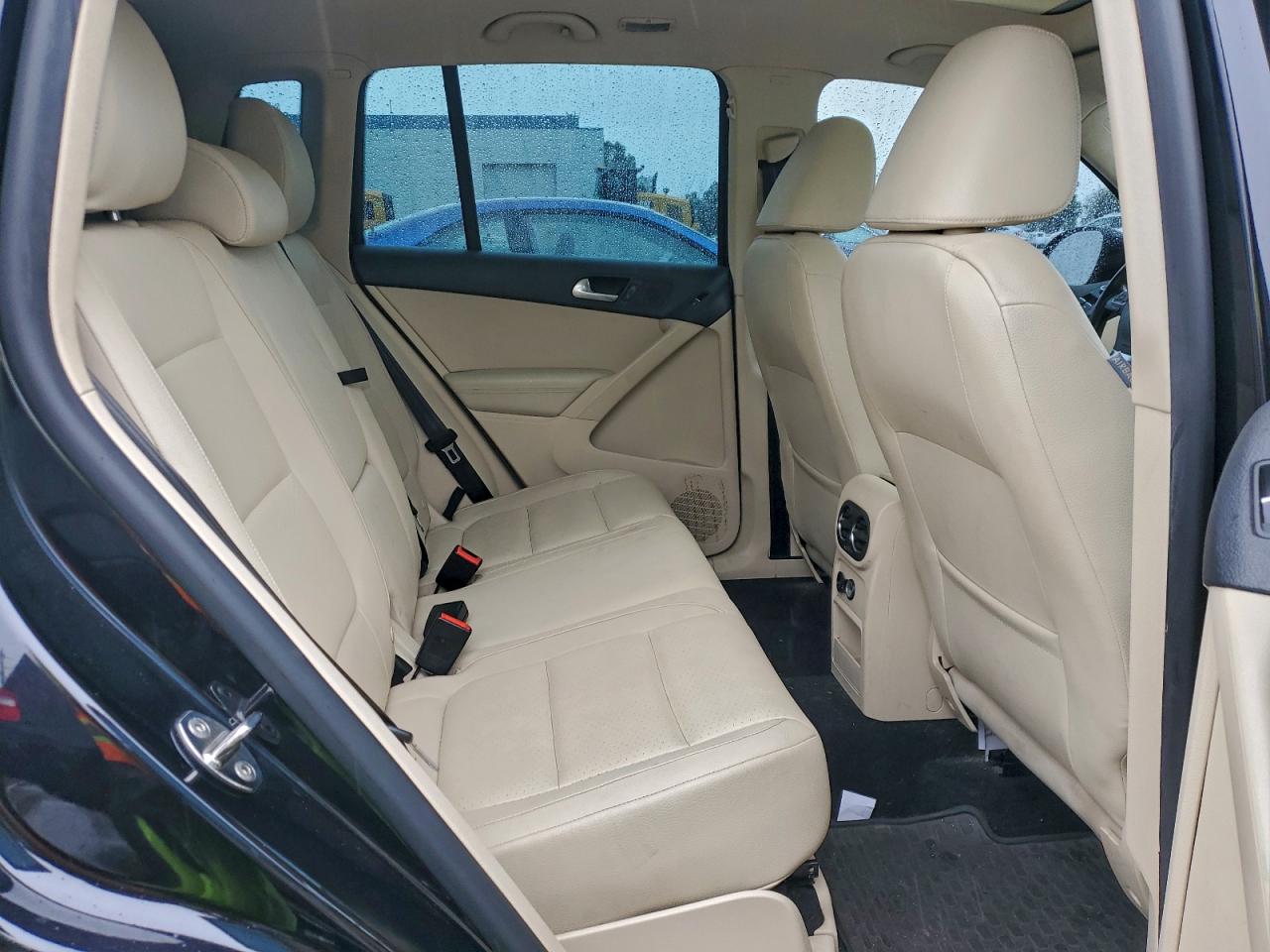 Volkswagen Tiguan S Image 7