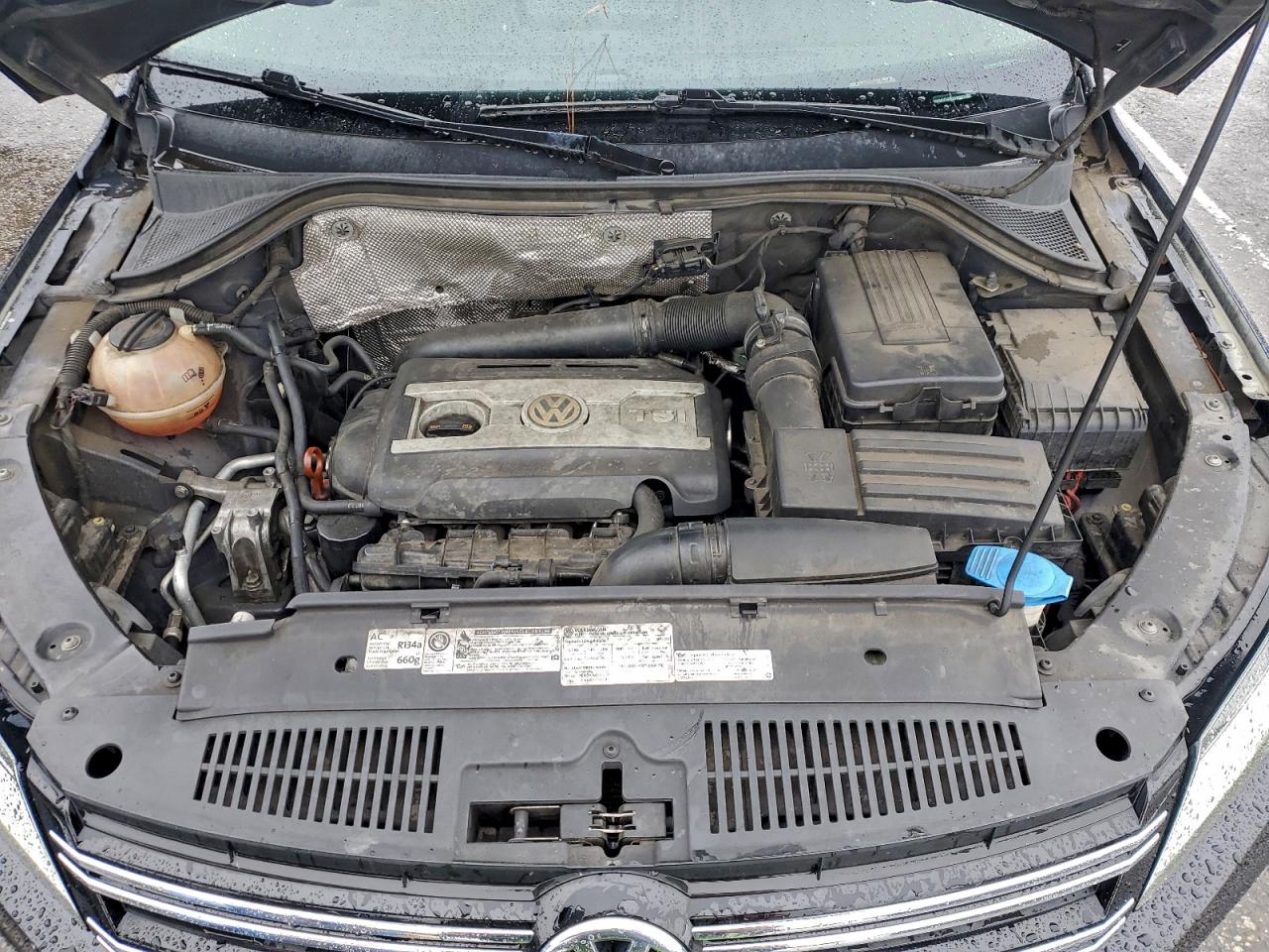 Volkswagen Tiguan S Image 11