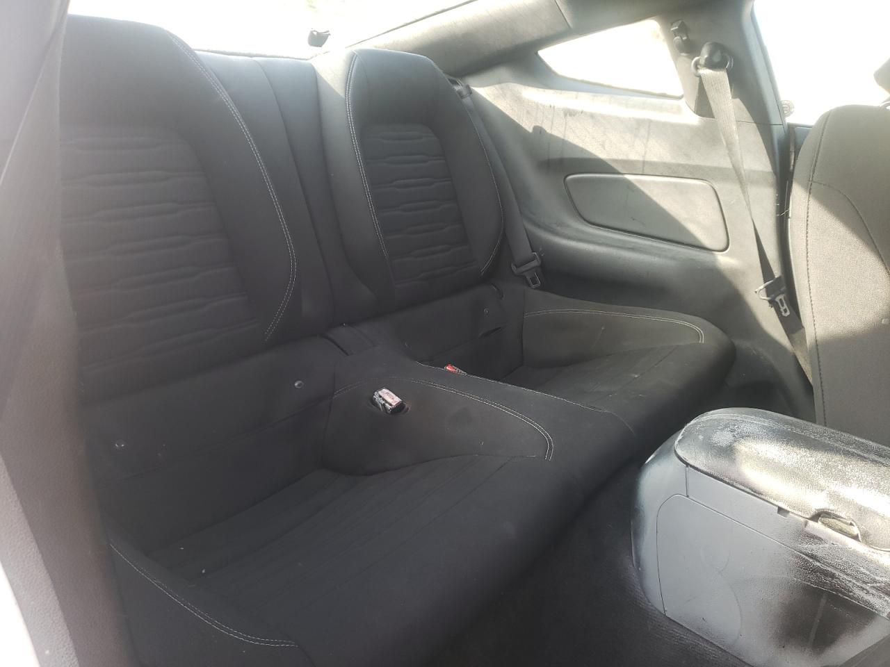 Ford Mustang Image 8