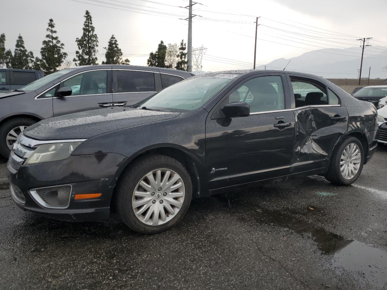 Ford Fusion Hybrid Image 1