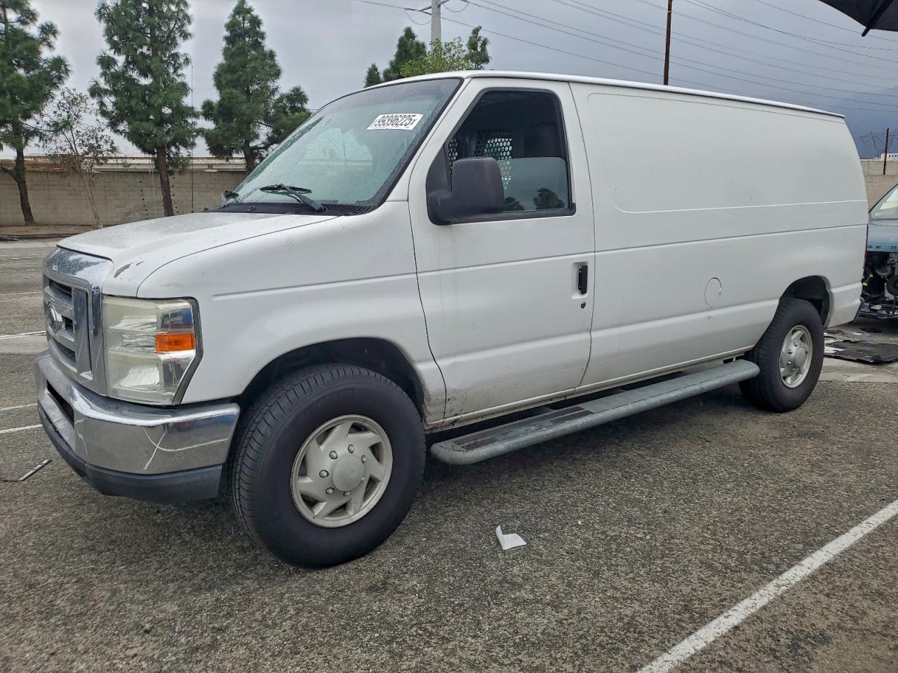 Ford E-250 E250 Van Image 1
