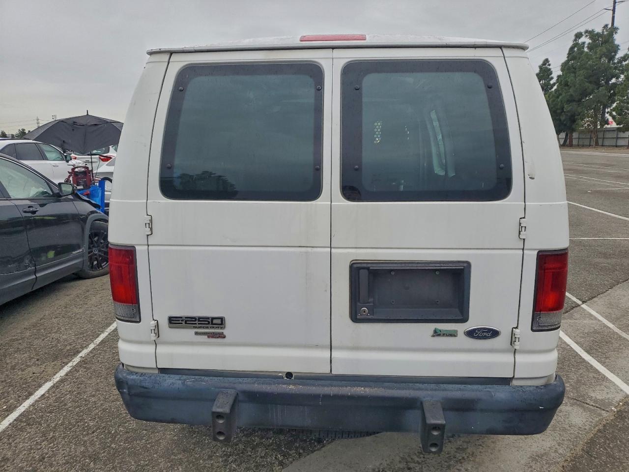 Ford E-250 E250 Van Image 5