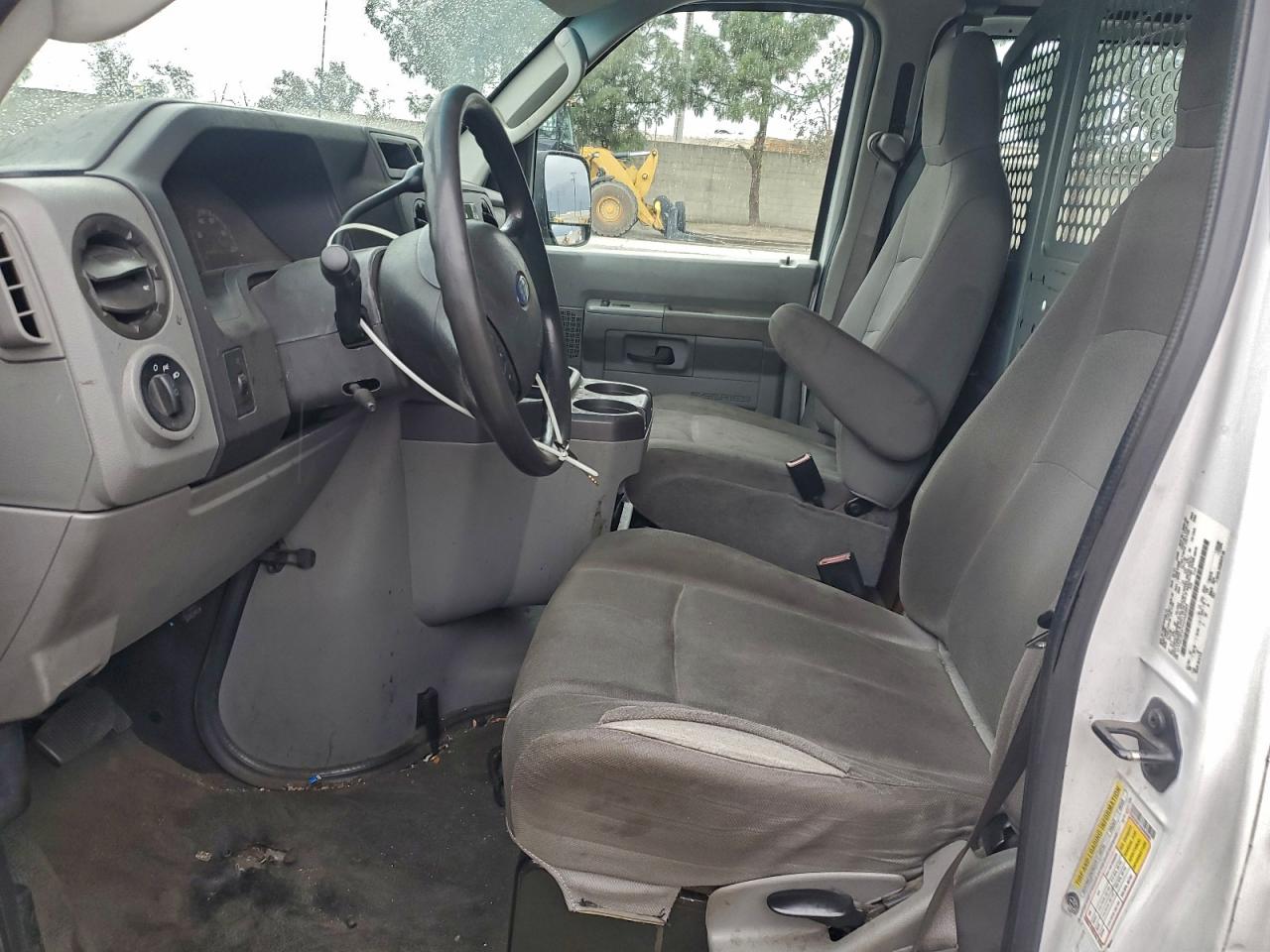 Ford E-250 E250 Van Image 10