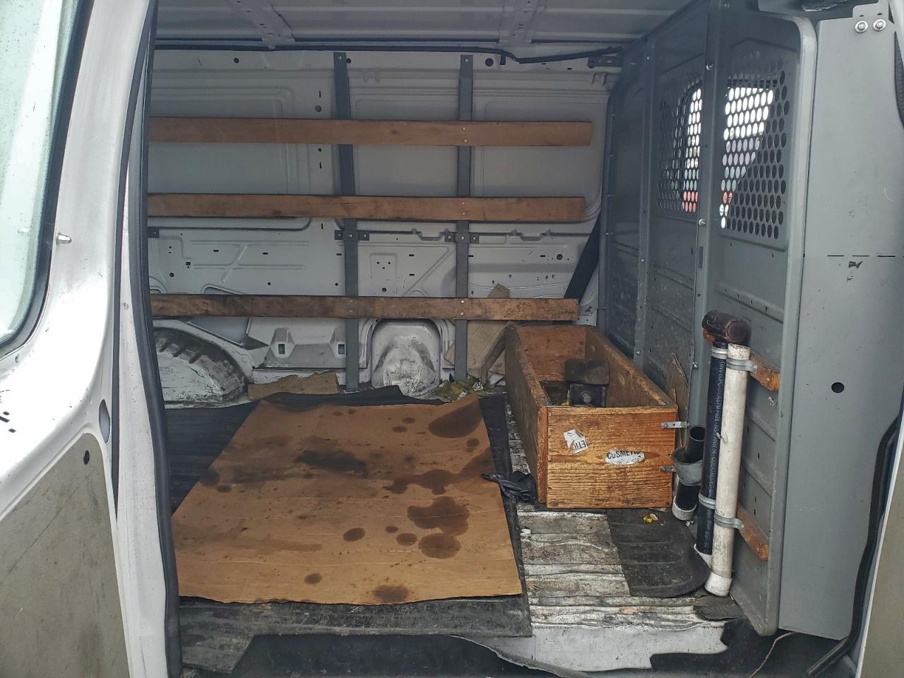 Ford E-250 E250 Van Image 13