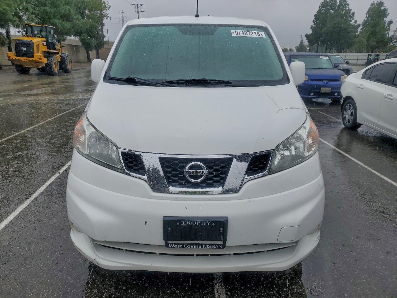 Nissan Nv 2.5s Image 4