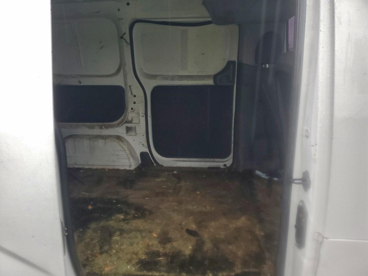 Nissan Nv 2.5s Image 10