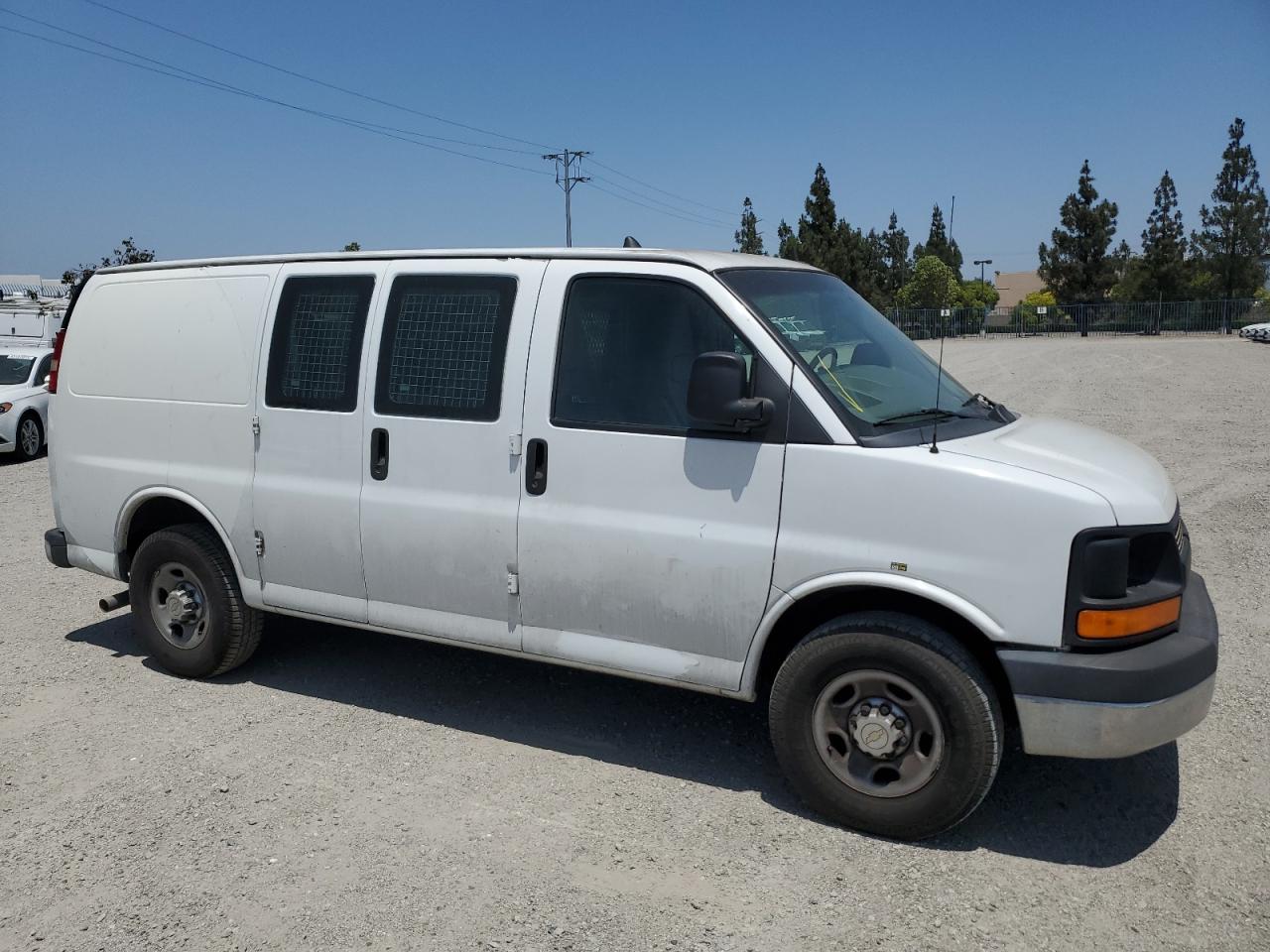 Chevrolet Express Image 4
