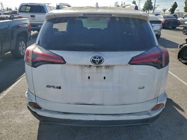 Toyota RAV4 Le Image 8