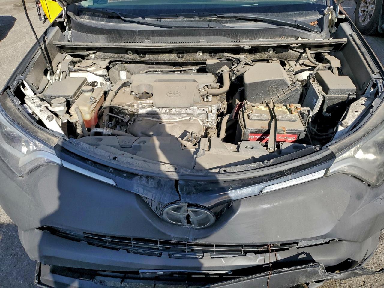 Toyota RAV4 Le Image 9