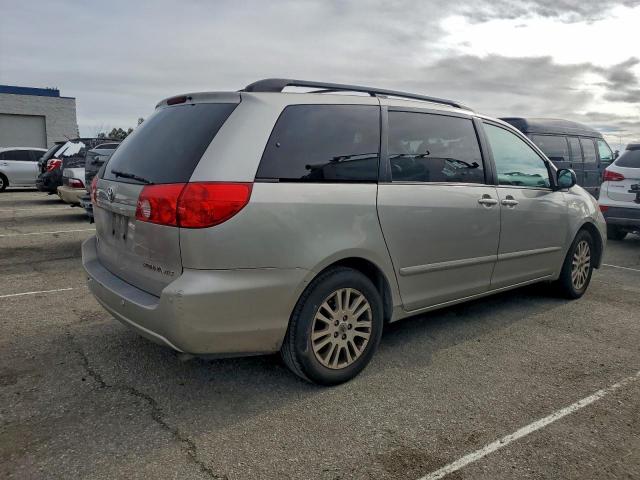 Toyota Sienna Xle Image 6