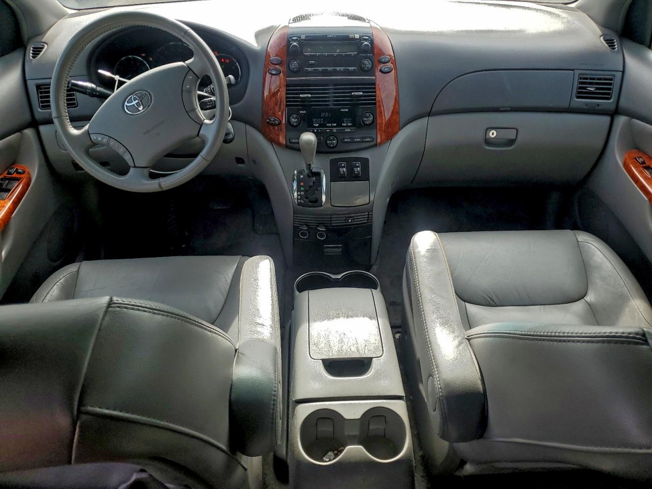 Toyota Sienna Xle Image 12