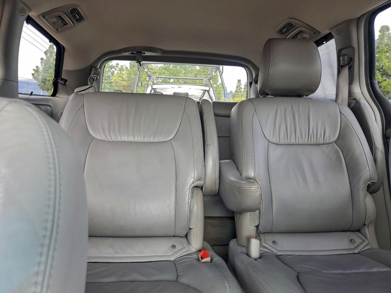 Toyota Sienna Xle Image 4