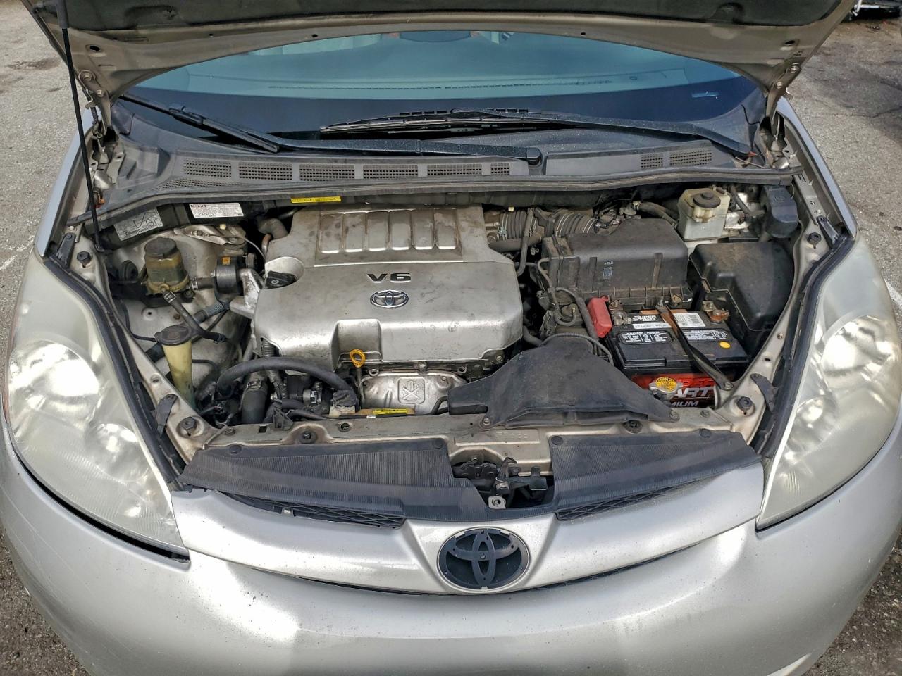 Toyota Sienna Xle Image 11