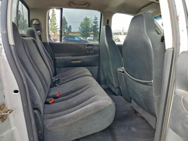 Dodge Dakota Quad Image 2