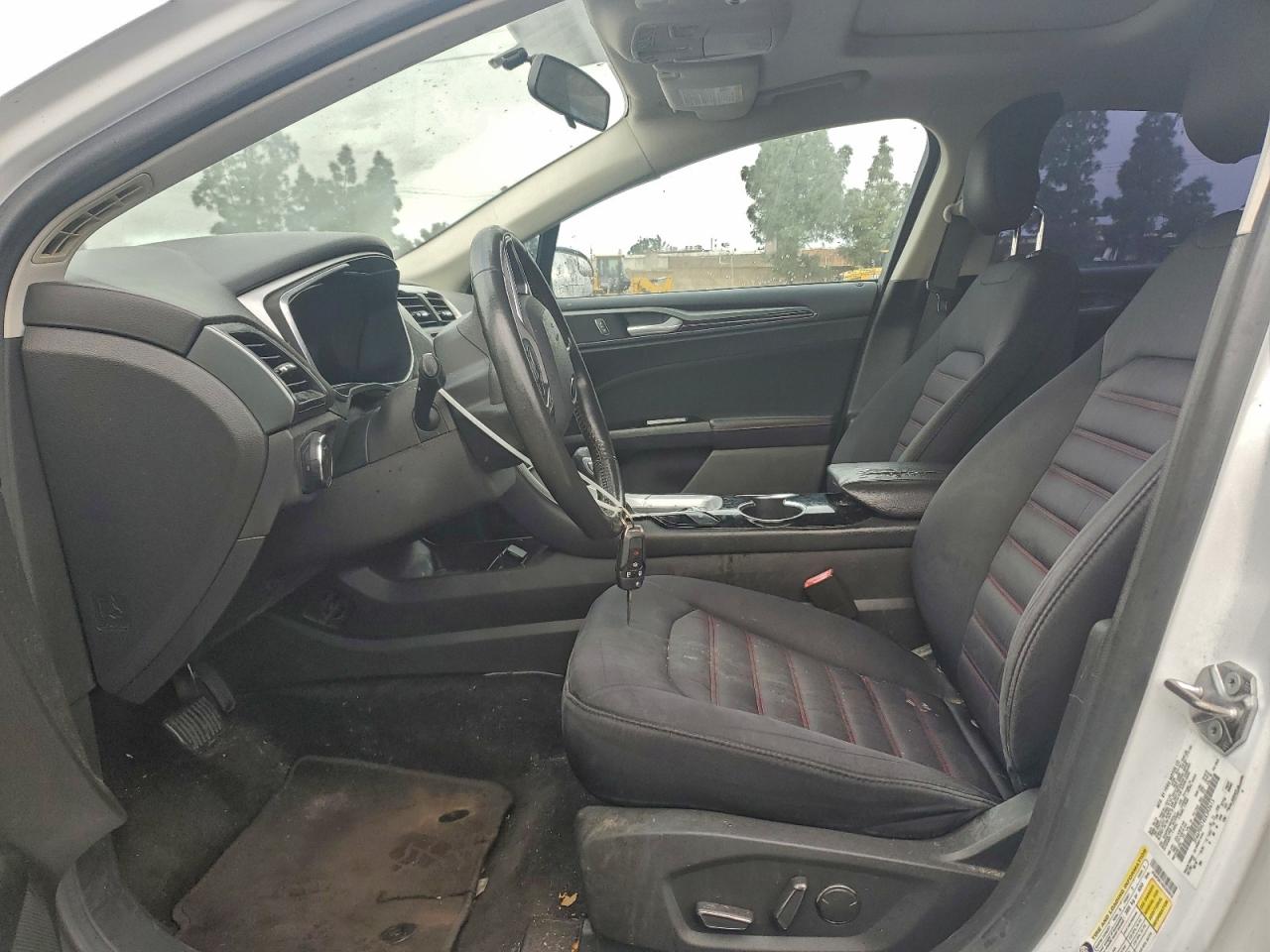 Ford Fusion Se Image 4