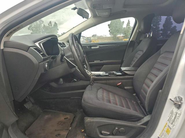 Ford Fusion Se Image 4