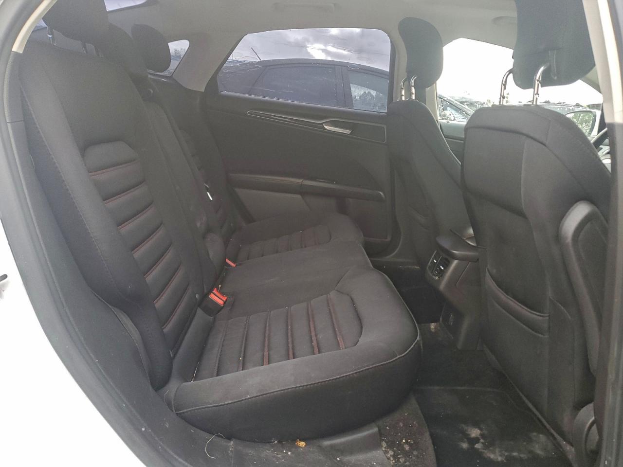 Ford Fusion Se Image 11