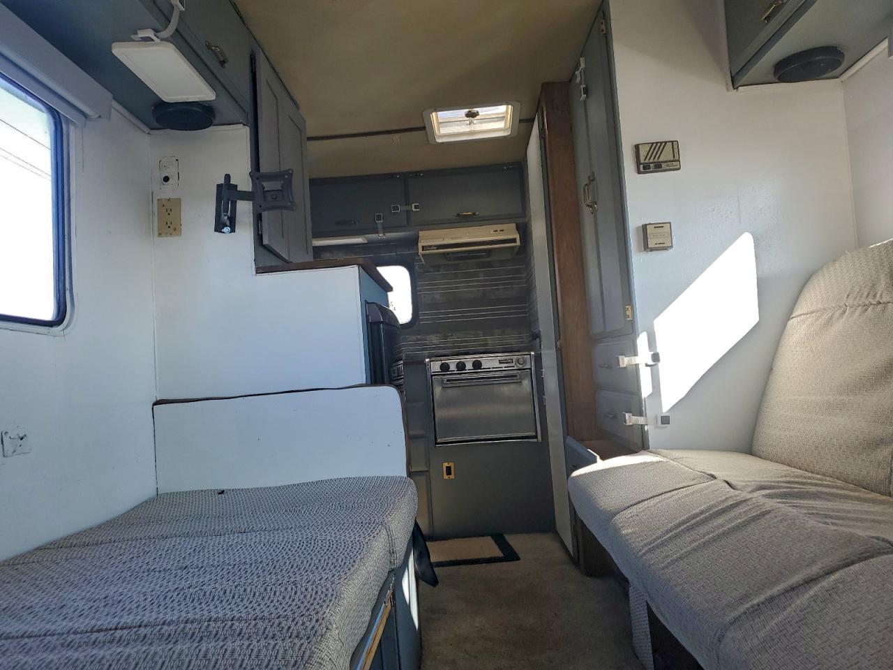 Toyota Pickup Cab Chassis Super Long Wheelbase Image 8